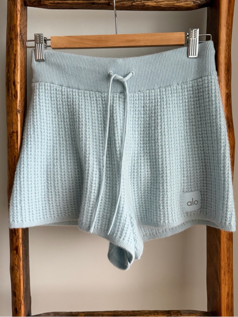 ALO Cashmere Plush Waffle Short, Size S